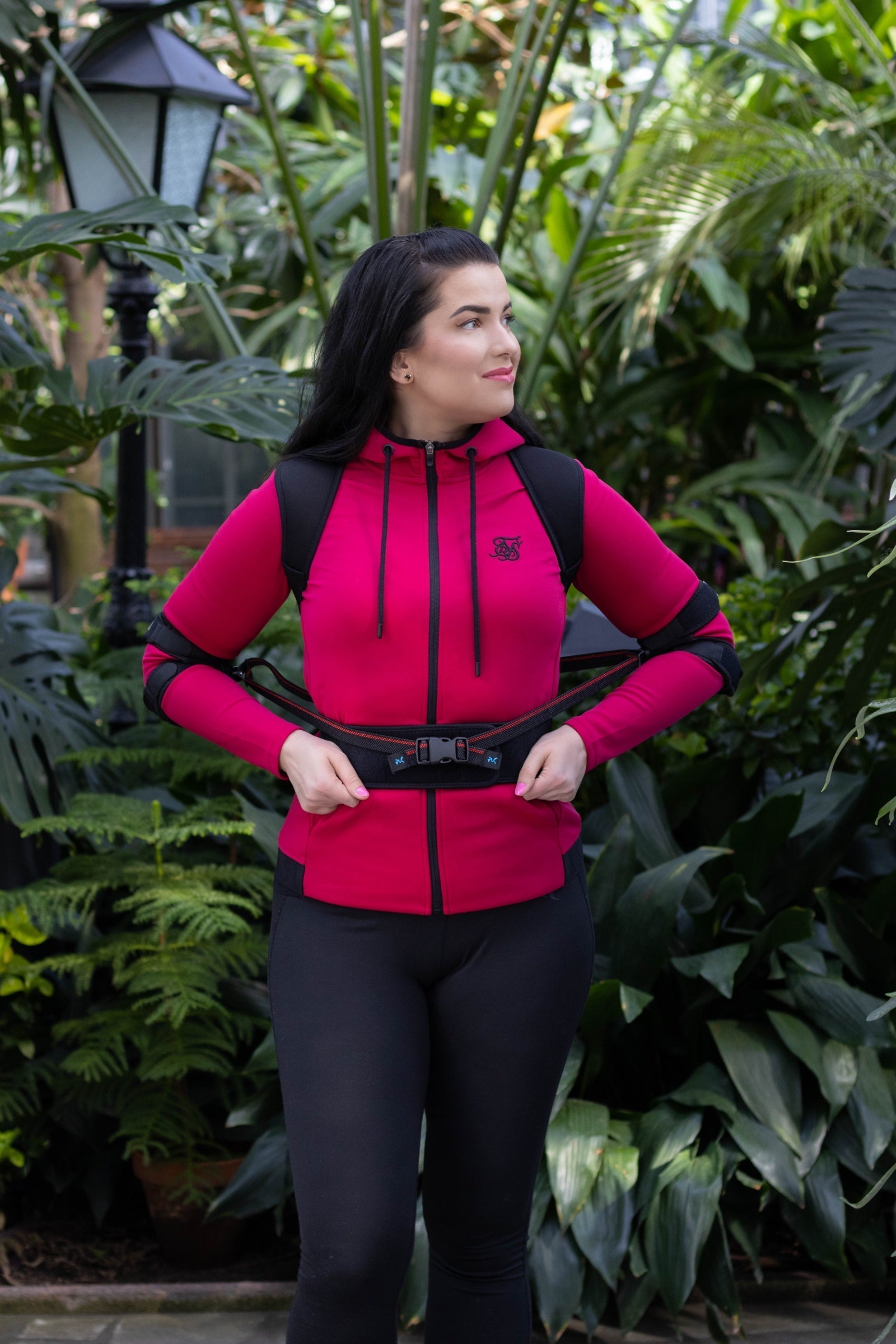 Lisää tehoa kävelyyn, hölkkään ja juoksuun - Livelytekin Treeniliivi vahvistaa lihaksia ja tukee ryhtiä helpottaen niska-hartiaseudun vaivoja